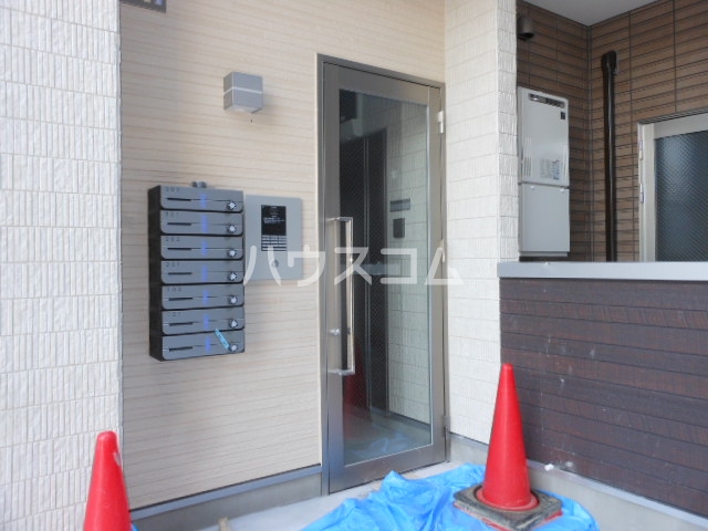 22/25 エントランス