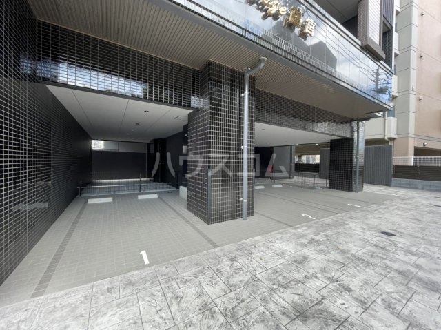 28/30 駐車場