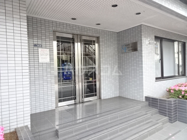 17/26 エントランス