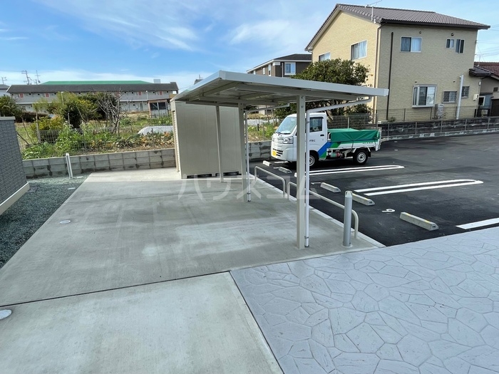 18/28 駐車場