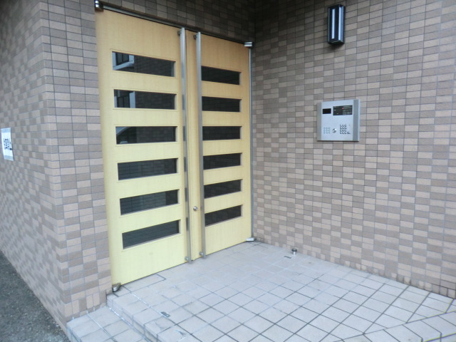 15/18 エントランス