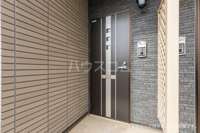 14/22 エントランス