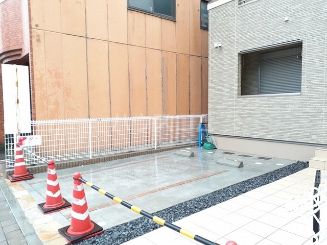 2/4 駐車場