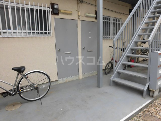 25/30 エントランス