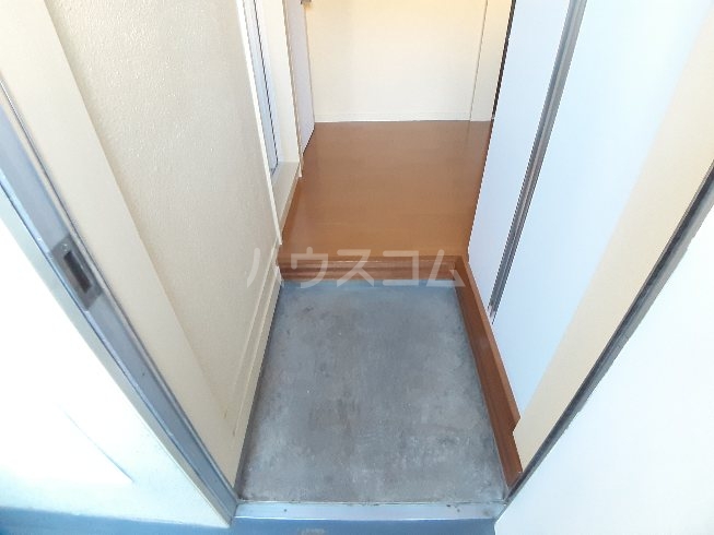 13/28 玄関