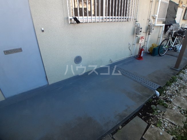 24/28 エントランス