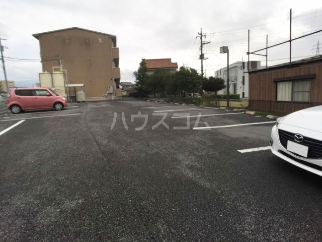 17/22 駐車場