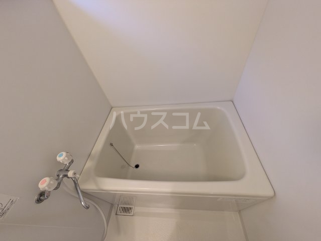 13/30 浴室