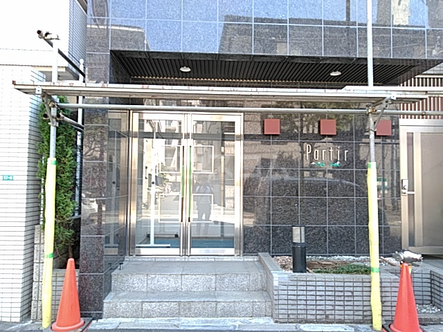 27/30 エントランス