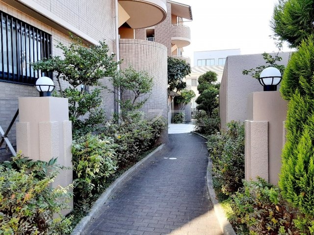 20/30 エントランス