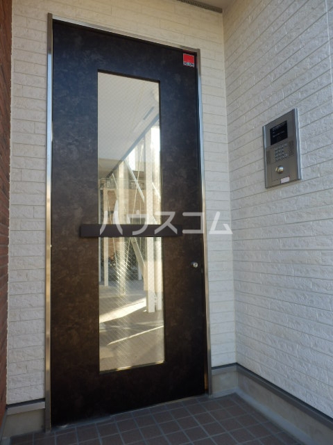 26/28 エントランス