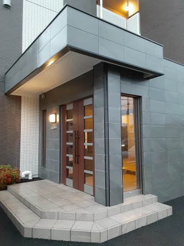 26/29 エントランス