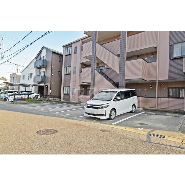 16/26 駐車場