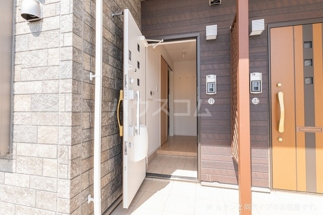 16/26 エントランス