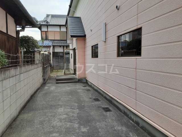 16/22 エントランス