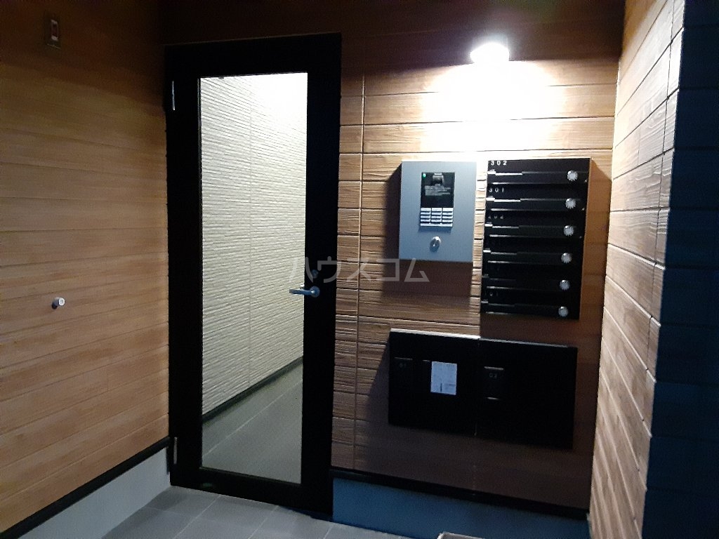 15/21 エントランス