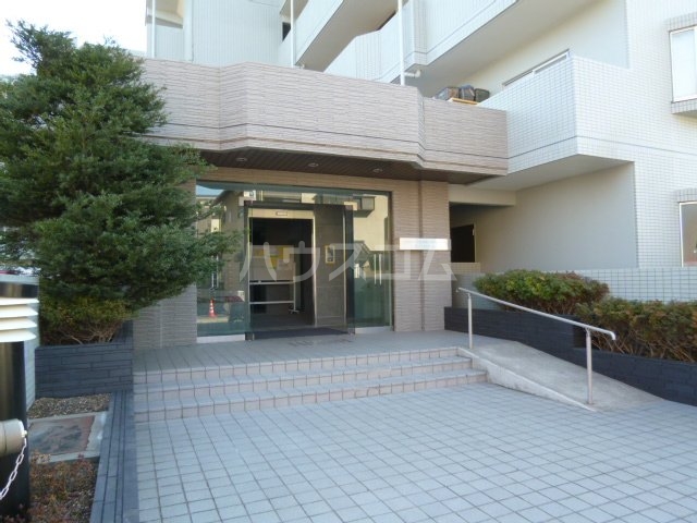 14/20 エントランス