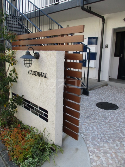 23/30 エントランス