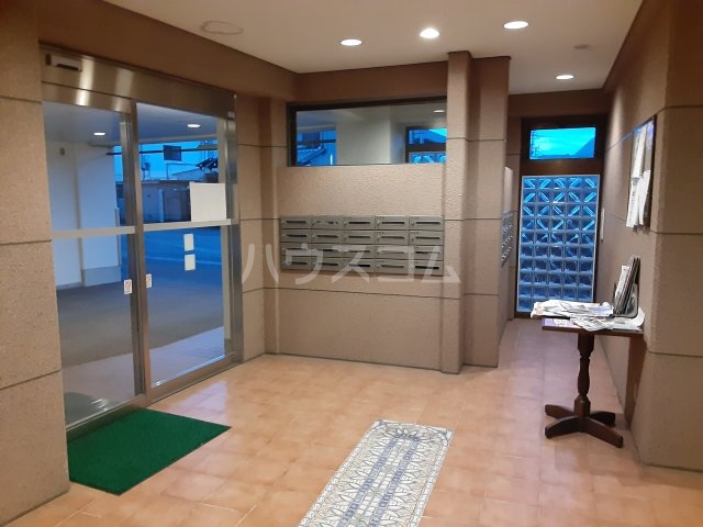 18/21 エントランス