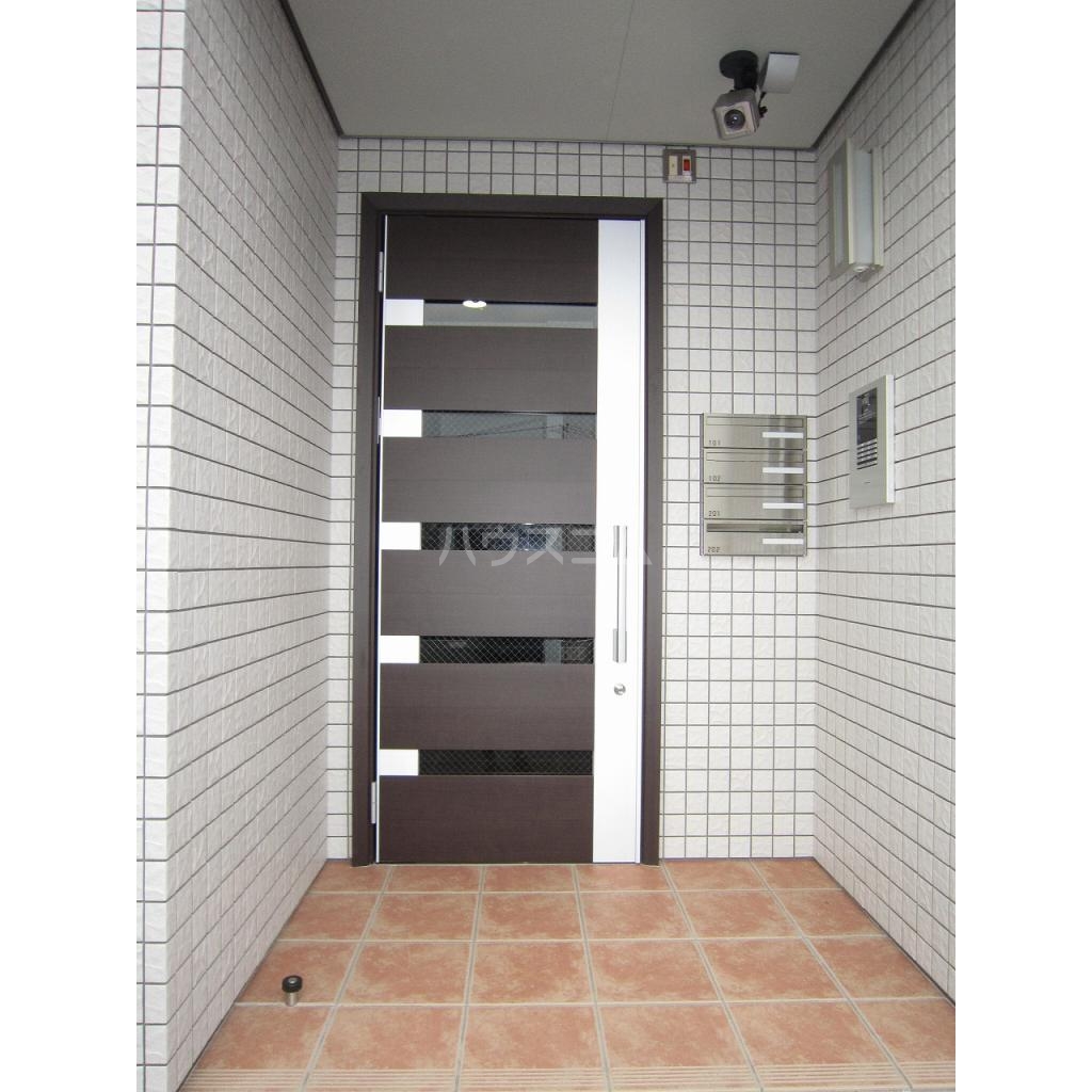 18/19 エントランス