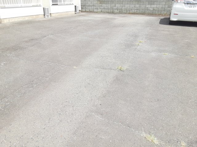 2/6 駐車場