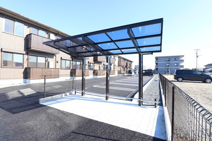 18/21 駐車場