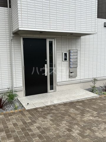 28/30 エントランス