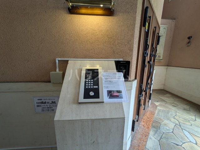 2/3 エントランス