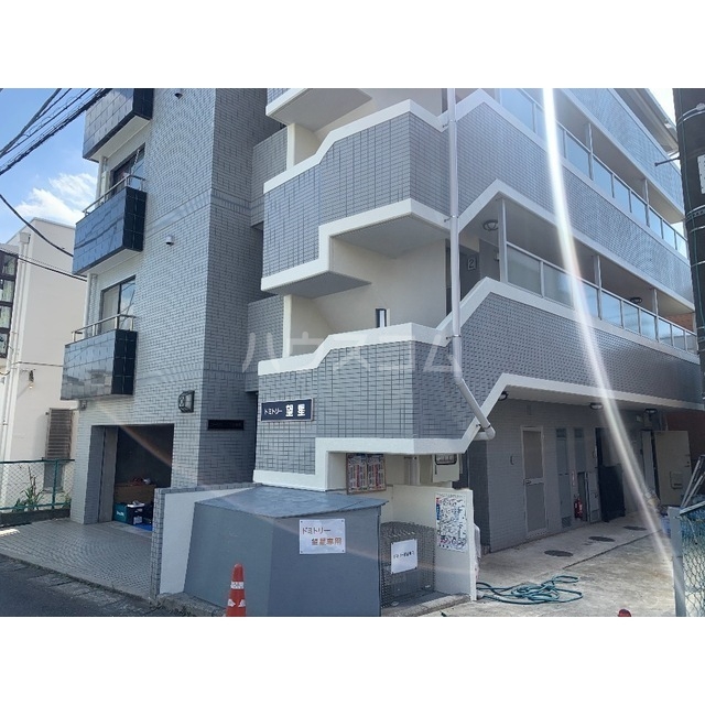 20/23 エントランス