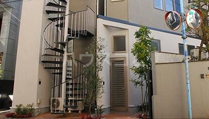 14/19 エントランス