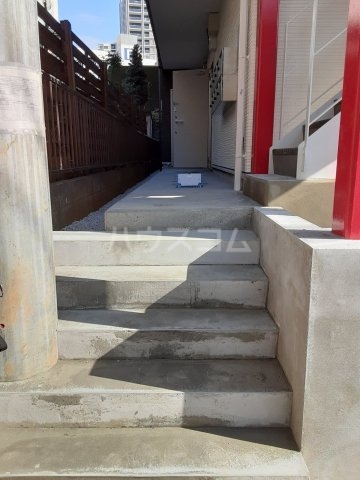 21/30 エントランス