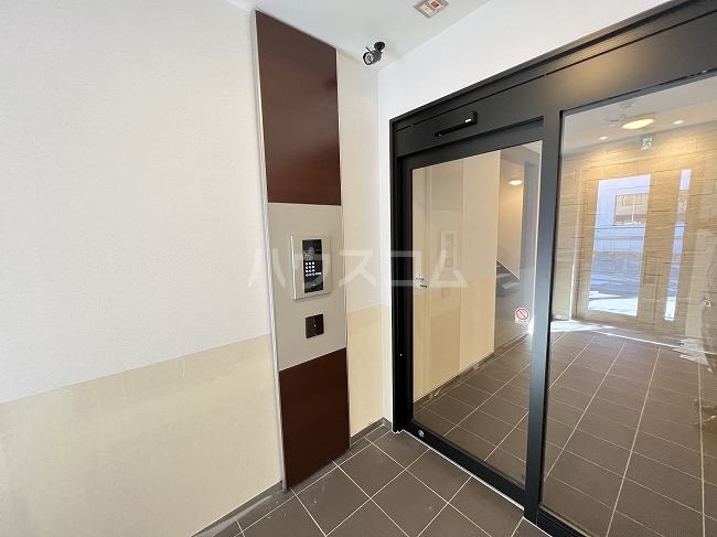 28/30 エントランス