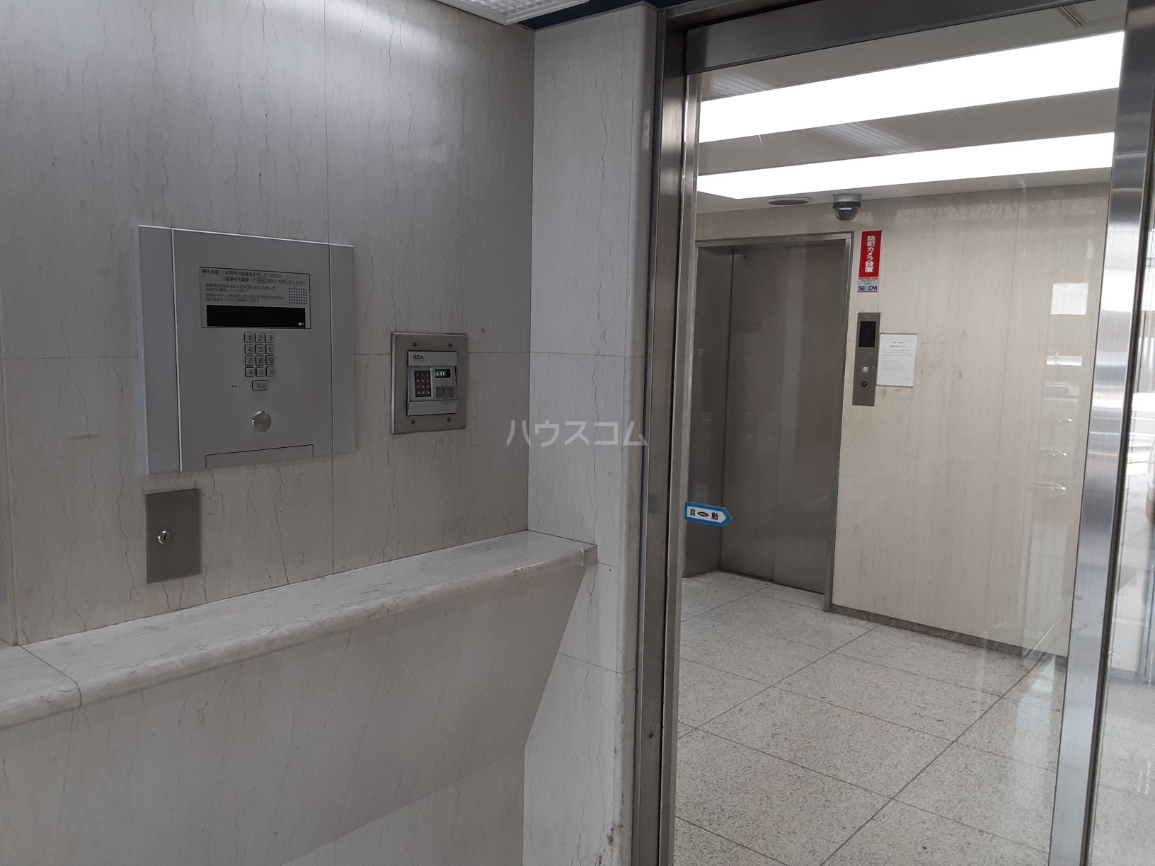 22/25 エントランス