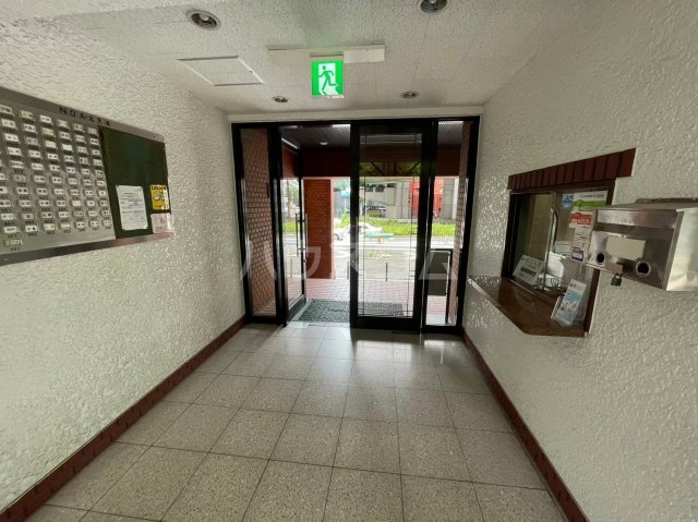 25/30 エントランス