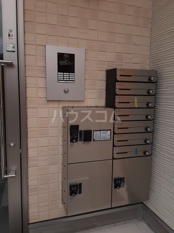 21/30 エントランス