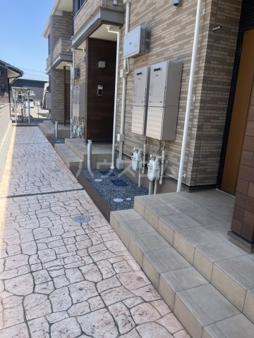 24/30 エントランス