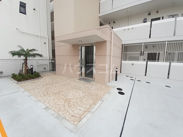 15/21 エントランス