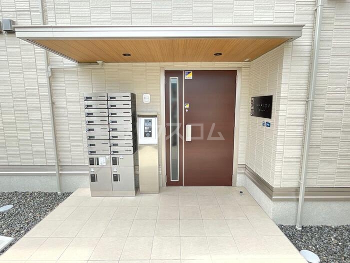 2/5 エントランス