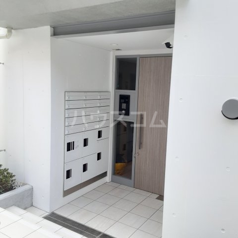 25/30 エントランス