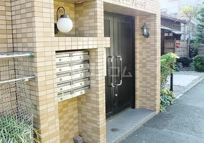 14/18 エントランス