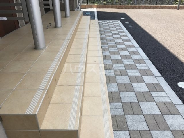 20/28 エントランス