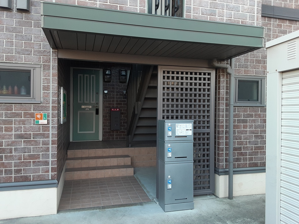 24/30 エントランス