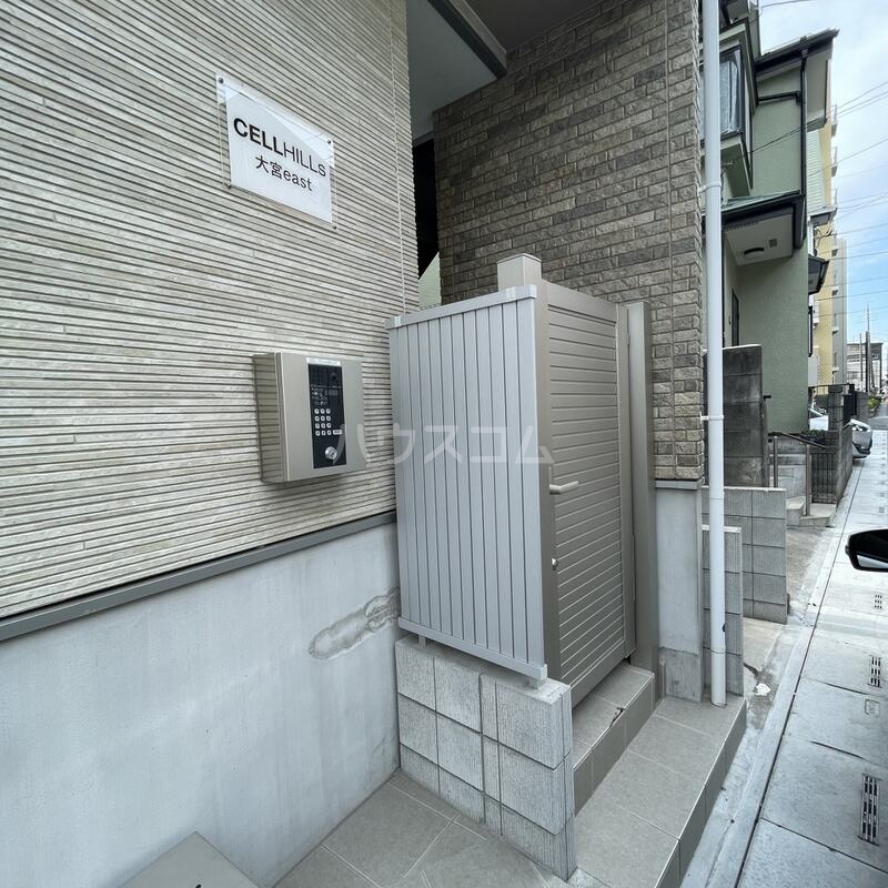 18/25 エントランス