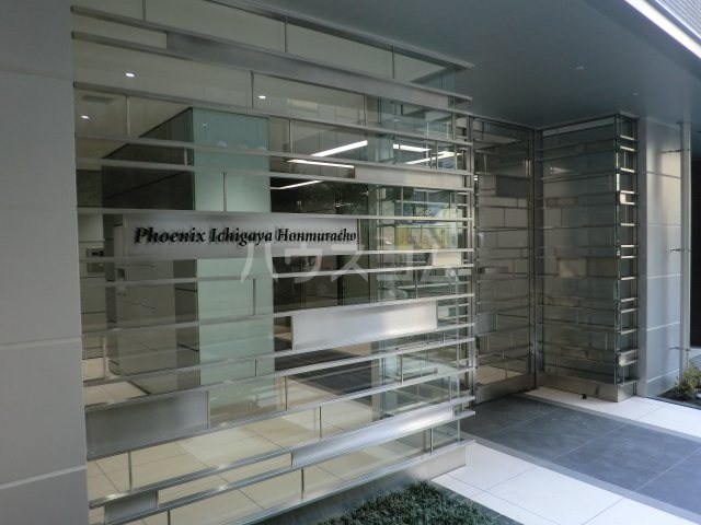 16/16 エントランス