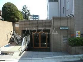 16/23 エントランス