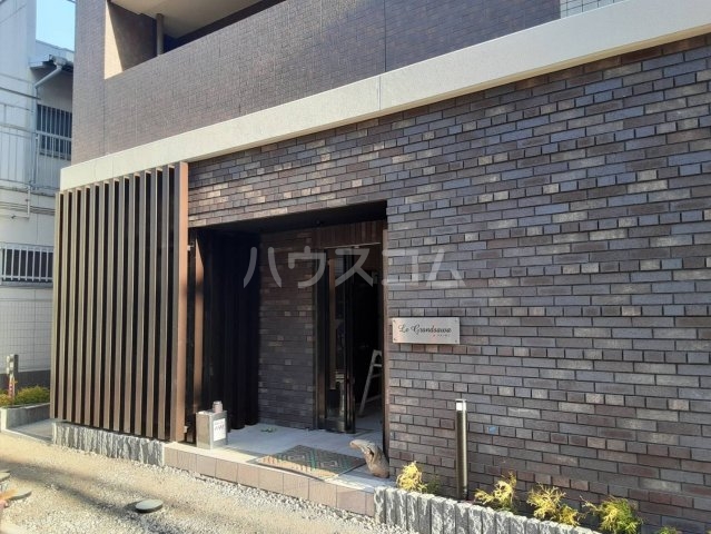 17/23 エントランス