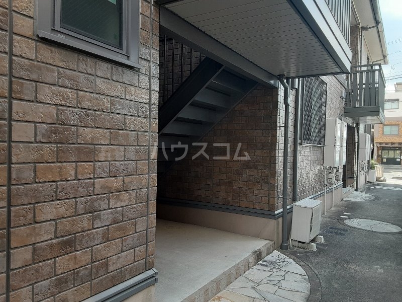 26/30 エントランス