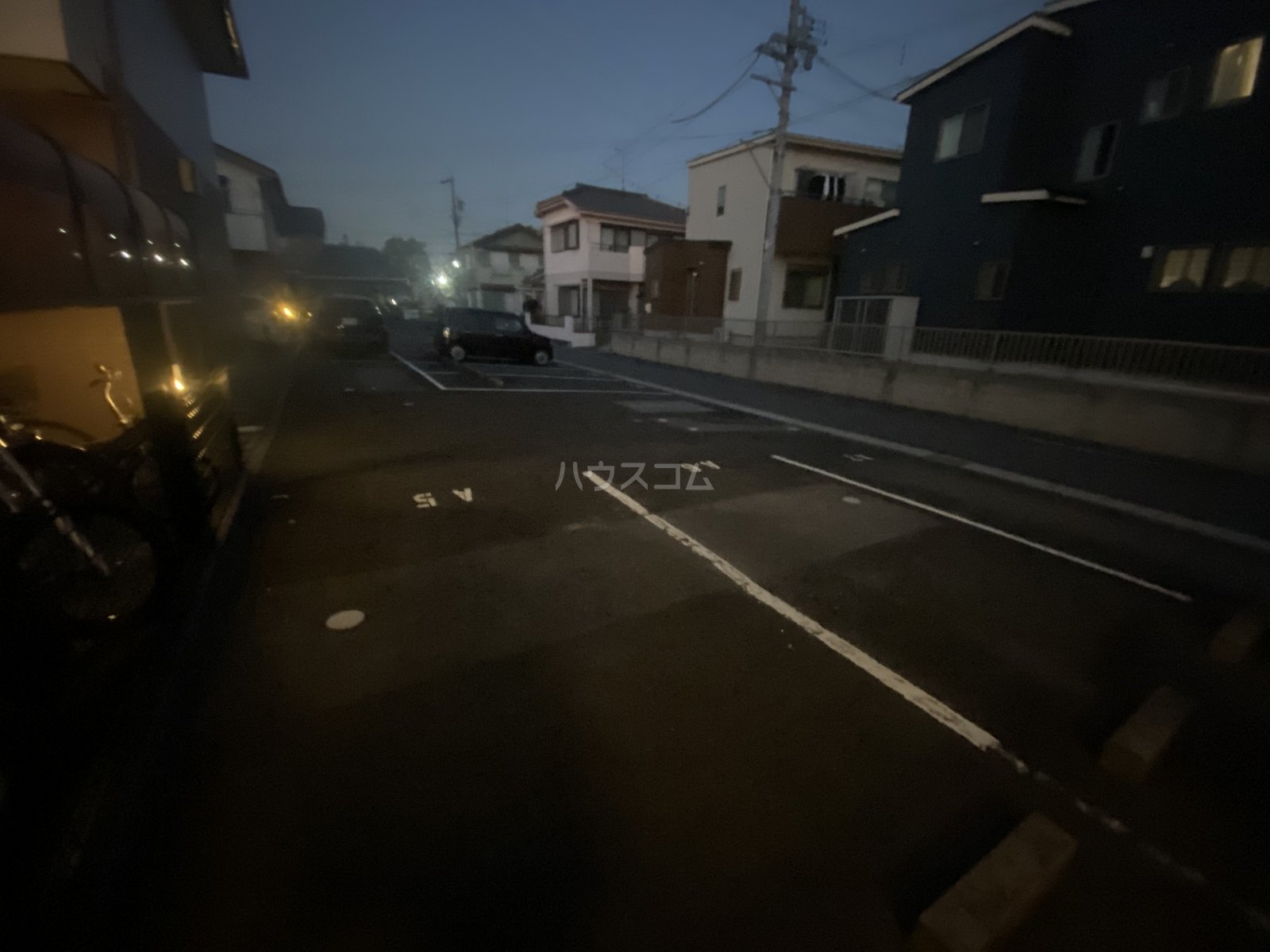 25/30 駐車場