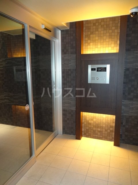 22/30 エントランス