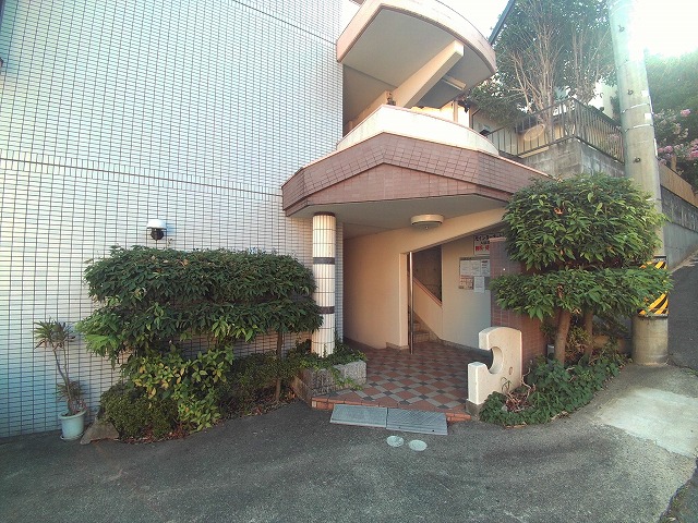 22/30 エントランス